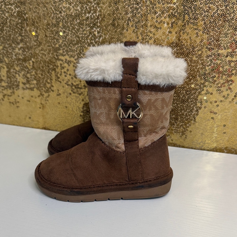 Michael Kors Yancy girl Toddler Suede Boots with Cream Fur - Picture 2 of 11